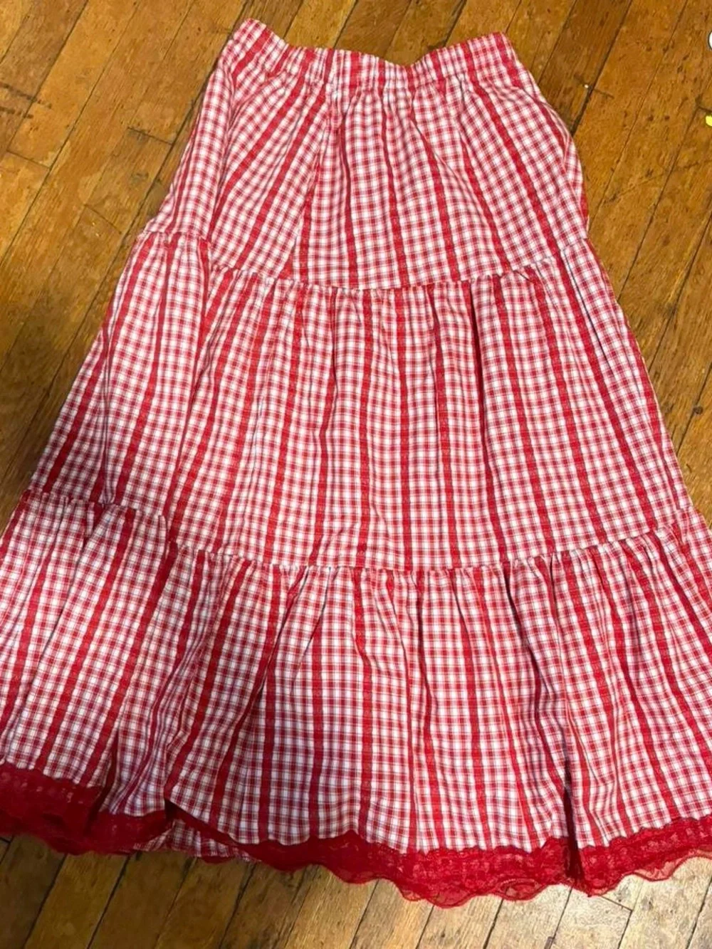 Cider adorable Red gingham midi skirt with lace trim med - Picture 2 of 8